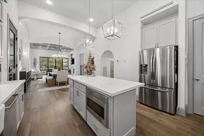 1907 W 25th Street, Houston, TX 77008 - Photo 6