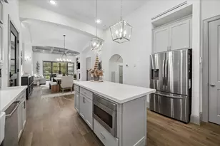 1907 W 25th St, Houston, TX 77008 - Photo 6