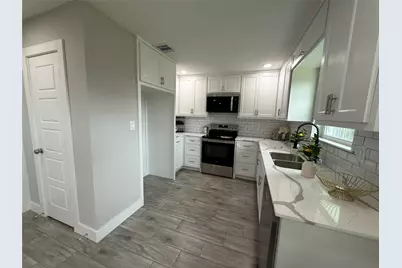 10007 Wren Street, La Porte, TX 77571 - Photo 12