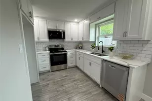 10007 Wren St, La Porte, TX 77571 - Photo 18