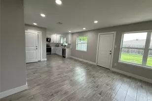 10007 Wren St, La Porte, TX 77571 - Photo 10