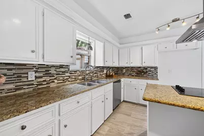 15407 Glenwood Park Drive, Houston, TX 77095 - Photo 16