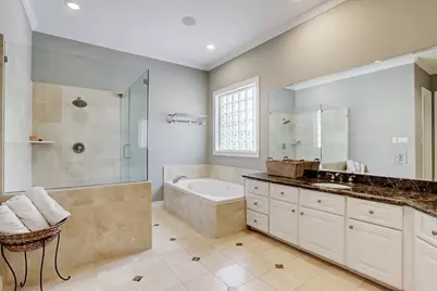 11328 Surrey Oaks Lane, Piney Point Village, TX 77024 - Photo 24