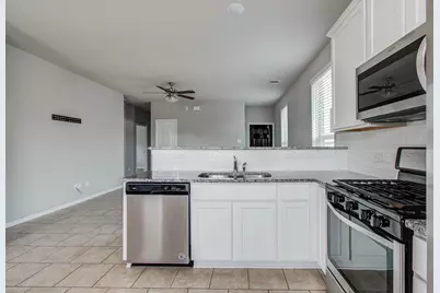 7427 French Quarter Court, Fulshear, TX 77441 - Photo 14