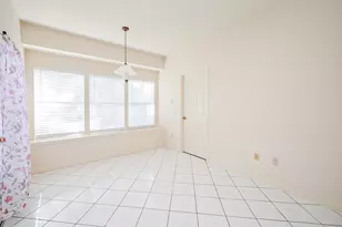 9731 New Kent Dr, Sugar Land, TX 77498 - Photo 10