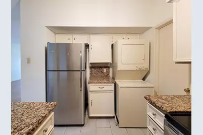 10811 Richmond Avenue #47, Houston, TX 77042 - Photo 6