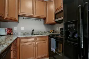 2100 Tanglewilde St, Houston, TX 77063 - Photo 6
