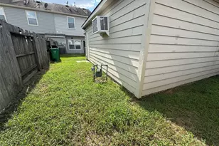 9714 Coyote Creek Dr, Houston, TX 77095 - Photo 28