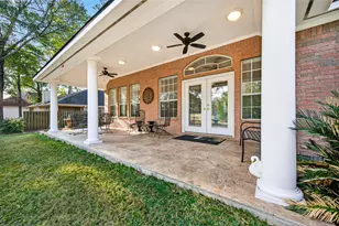 13 Wedgewood Blvd, Conroe, TX 77304 - Photo 2