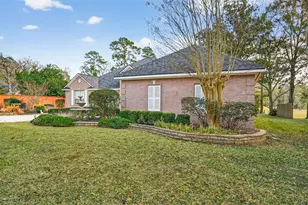 13 Wedgewood Blvd, Conroe, TX 77304 - Photo 4