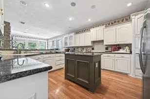 13 Wedgewood Blvd, Conroe, TX 77304 - Photo 22