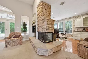 13 Wedgewood Blvd, Conroe, TX 77304 - Photo 10