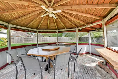 807 Sandringham Drive, Friendswood, TX 77546 - Photo 28