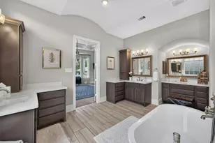 202 S Thatcher Bend Cir, The Woodlands, TX 77389 - Photo 22