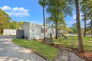 519 S 1st St, Huntington, TX 75949 - Photo 4