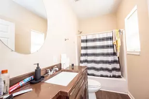 2113 Sealy St, Galveston, TX 77550 - Photo 10
