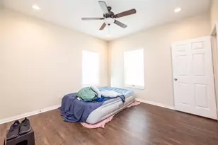 2113 Sealy St, Galveston, TX 77550 - Photo 12