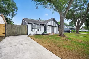 6038 Cartagena St, Houston, TX 77035 - Photo 2