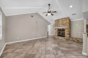 6038 Cartagena St, Houston, TX 77035 - Photo 12