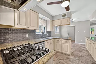 6038 Cartagena St, Houston, TX 77035 - Photo 20