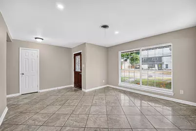 6038 Cartagena Street, Houston, TX 77035 - Photo 6