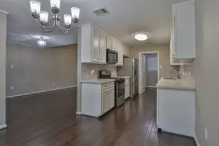 506 Castlelake Dr, Friendswood, TX 77546 - Photo 8