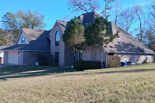 913 Cherry Hills Dr, Huntsville, TX 77340 - Photo 4