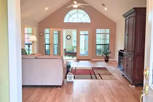 913 Cherry Hills Dr, Huntsville, TX 77340 - Photo 6