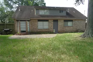 2008 Williamsburg Ct N, League City, TX 77573 - Photo 2