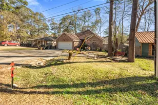 411 Shawnee, Conroe, TX 77316 - Photo 2
