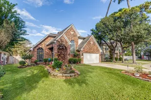 15915 Broad Oak Ct, Tomball, TX 77377 - Photo 2