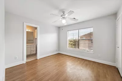 9710 Riddlewood Lane, Houston, TX 77025 - Photo 14