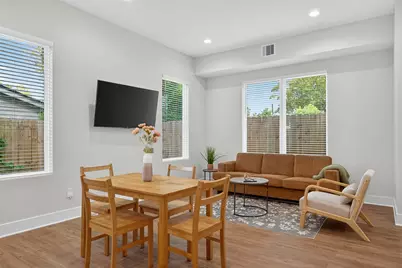 833 Dorchester St Street #E, Houston, TX 77022 - Photo 10