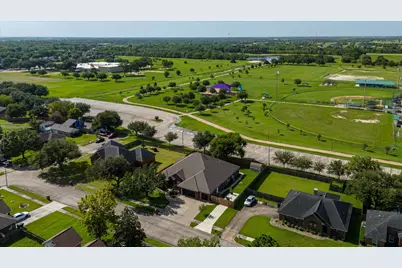 20 Chuckwagon Court, Angleton, TX 77515 - Photo 40