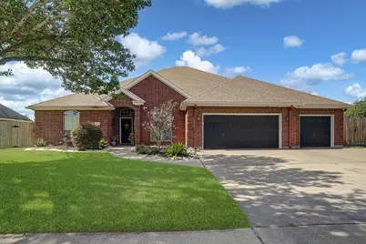 20 Chuckwagon Court, Angleton, TX 77515 - Photo 1