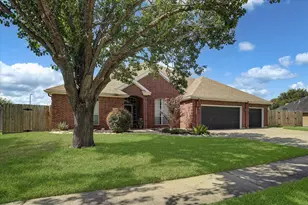 20 Chuckwagon Ct, Angleton, TX 77515 - Photo 2