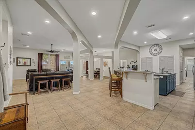 20 Chuckwagon Court, Angleton, TX 77515 - Photo 4