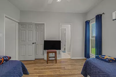 20 Chuckwagon Court, Angleton, TX 77515 - Photo 26
