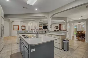 20 Chuckwagon Ct, Angleton, TX 77515 - Photo 6