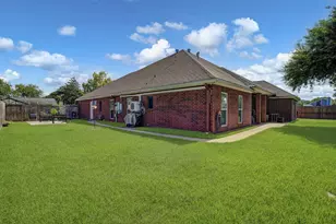20 Chuckwagon Ct, Angleton, TX 77515 - Photo 36