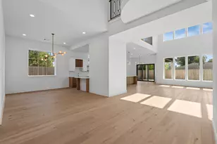 8021 Turquoise Ln, Houston, TX 77055 - Photo 12