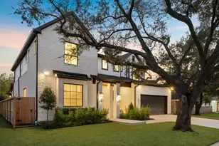 8021 Turquoise Ln, Houston, TX 77055 - Photo 2