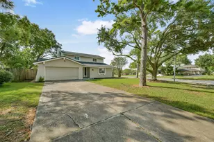 3727 Thursa Ln, Friendswood, TX 77546 - Photo 2