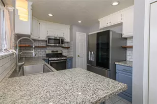 14831 St Cloud Dr, Houston, TX 77062 - Photo 8