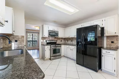 2 Village Knoll Place, The Woodlands, TX 77381 - Photo 12