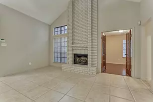 2 Village Knoll Pl, The Woodlands, TX 77381 - Photo 12