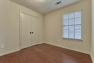 2 Village Knoll Pl, The Woodlands, TX 77381 - Photo 14
