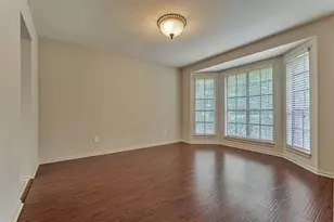 2 Village Knoll Pl, The Woodlands, TX 77381 - Photo 6