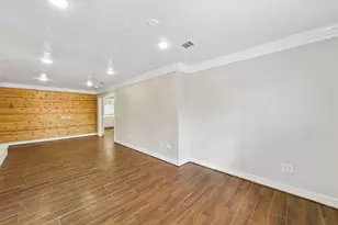 1207 Firnat St, Houston, TX 77022 - Photo 12