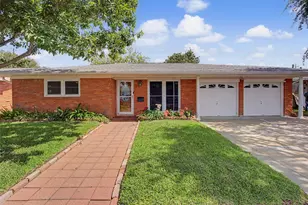 7213 Youpon Dr, Galveston, TX 77551 - Photo 1
